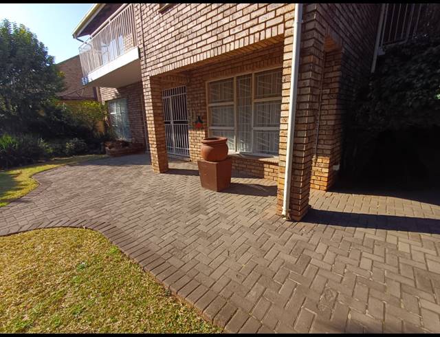 4 BEDROOM HOUSE FOR SALE IN VANDERBIJLPARK SE 3